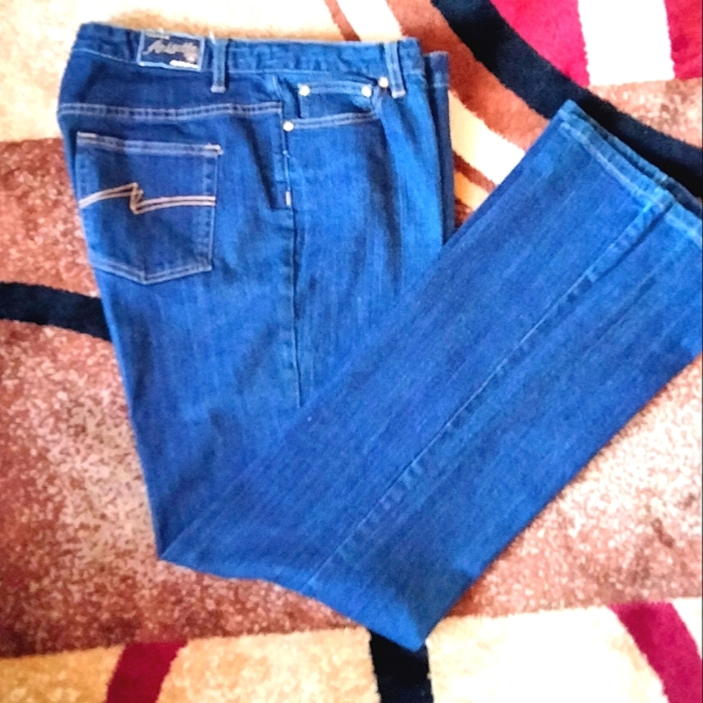 💖🛍️  BRAND NEW ANISETTE JEANS,  SIZE 16